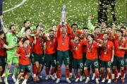 随着葡萄牙队夺冠，C罗又刷新5大纪录，还诞生了4位五冠王！